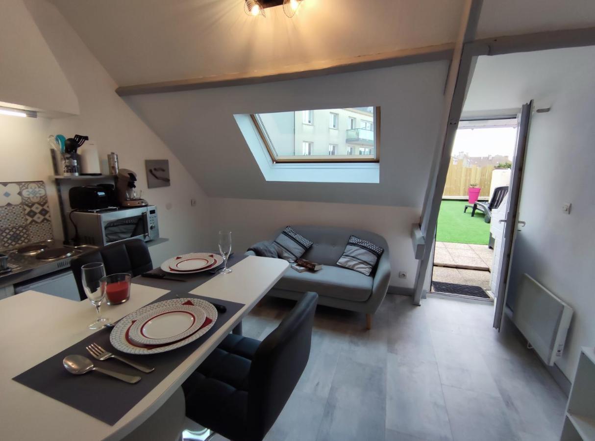 Joli Petit T2 Terrasse Proche Du Phare Apartment Calais Ngoại thất bức ảnh