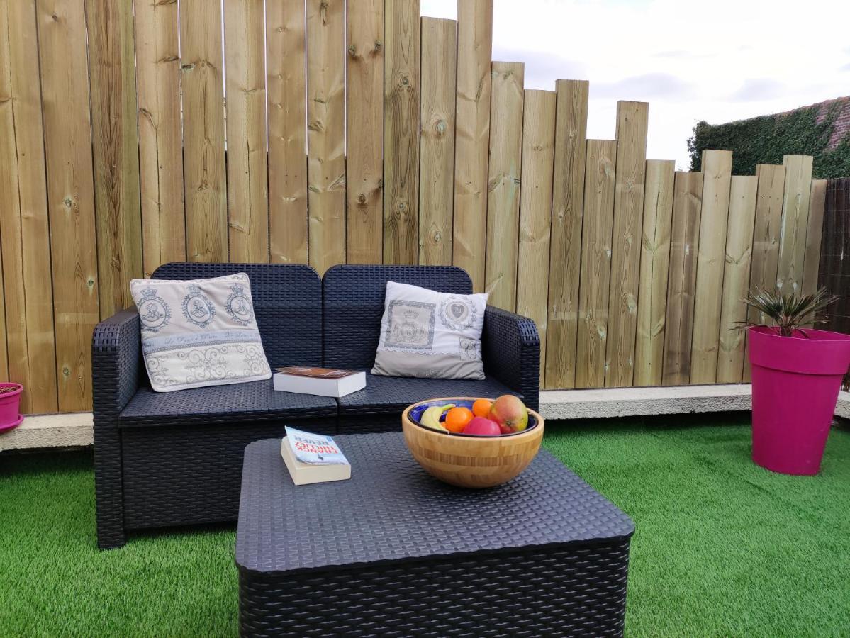 Joli Petit T2 Terrasse Proche Du Phare Apartment Calais Ngoại thất bức ảnh